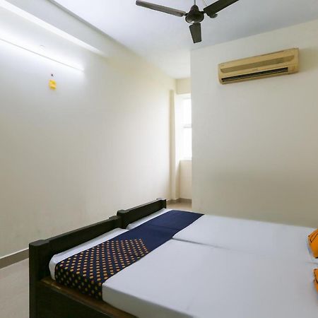 Spot On 63050 Kag Rooms Gūduvāncheri Exterior foto