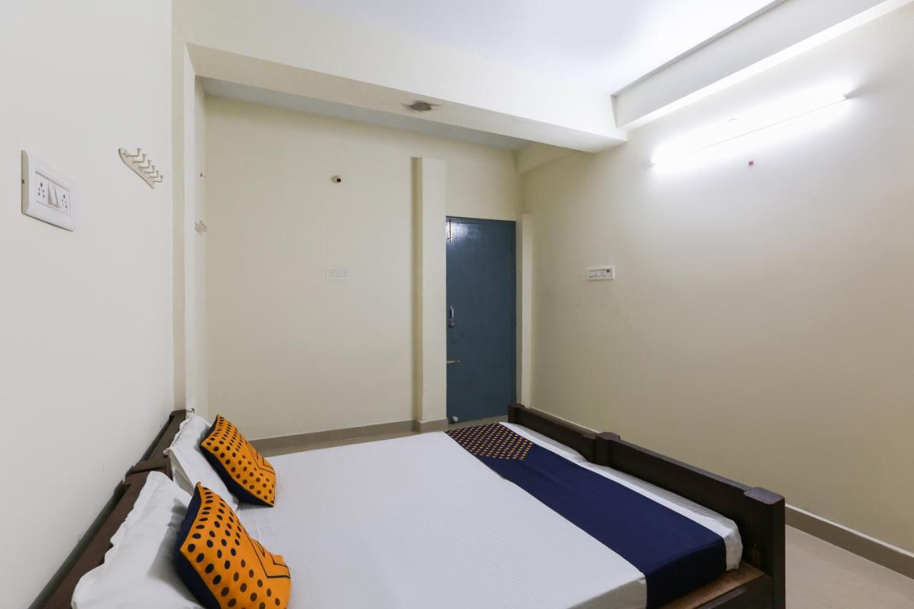 Spot On 63050 Kag Rooms Gūduvāncheri Exterior foto